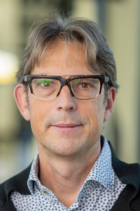 Dr.